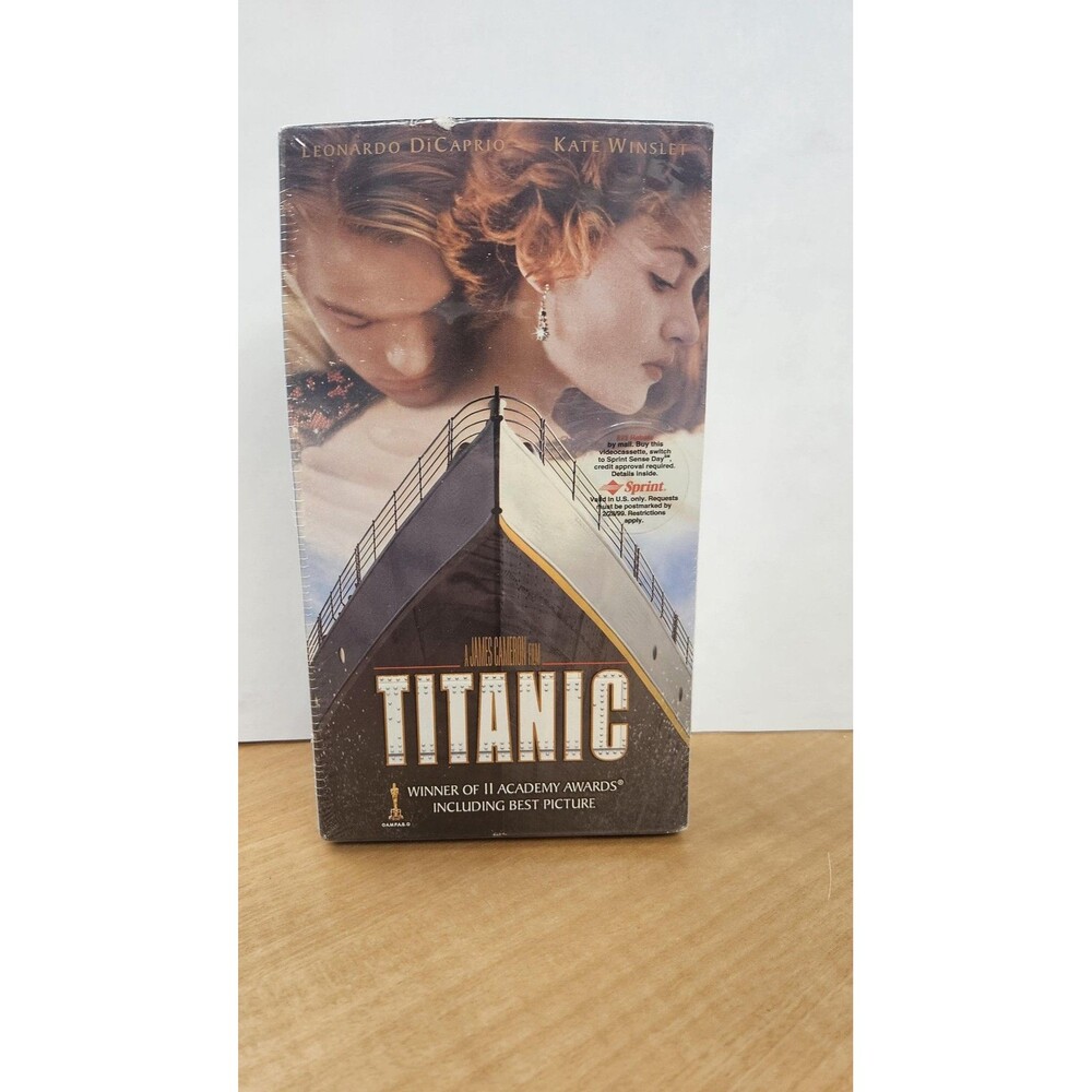 Vintage Titanic VHS 2 Tape Set Paramount Drama Romance Movie THX Sealed 1997